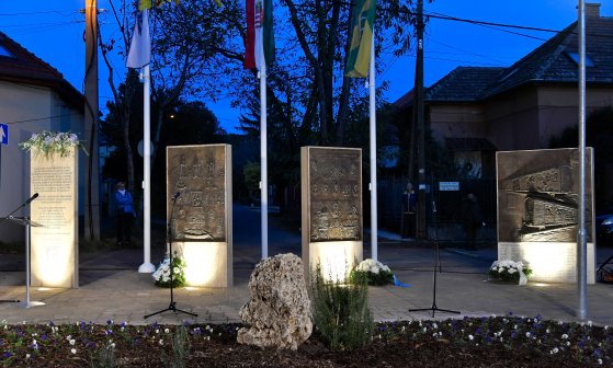 DLAPE20231109220 (1).jpg