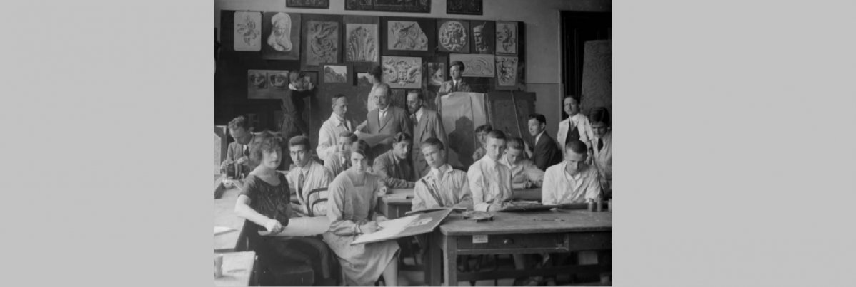 A Székesfővárosi Iparrajziskola rajzterme (Forrás: Schola Graphidis Művészeti Gyűjtemény) 05 schola.jpg
