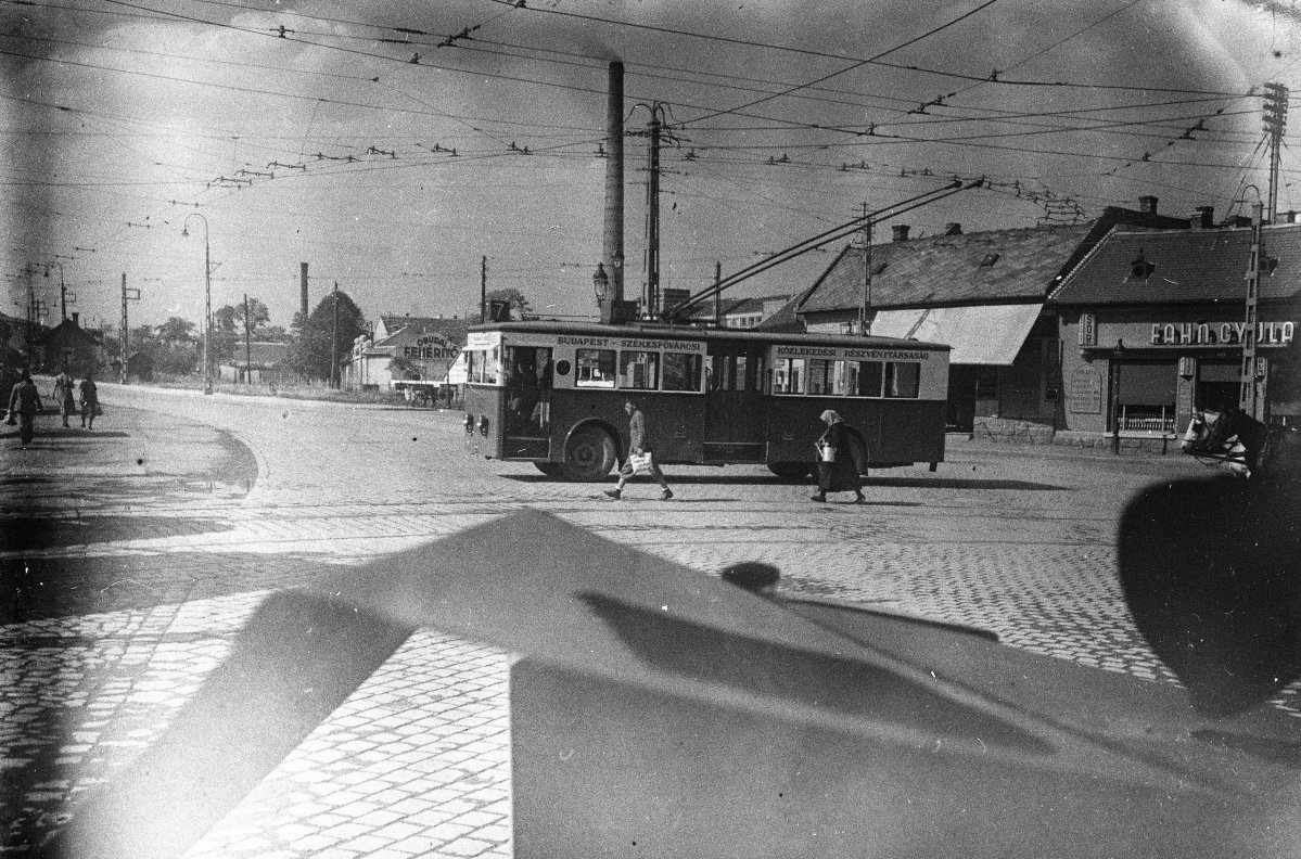 A Vörösvári úti végállomás (Fotó: Fortepan/képszám 71049) fortepan_71049.jpg