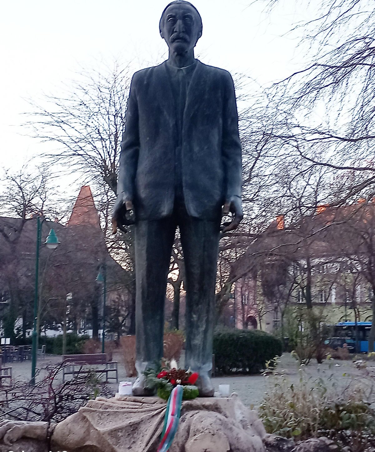 Kós Károly szobra a Wekerletelepen (Fotó: Millisits Máté/pestbuda.hu) 20231216_074144 (1).jpg