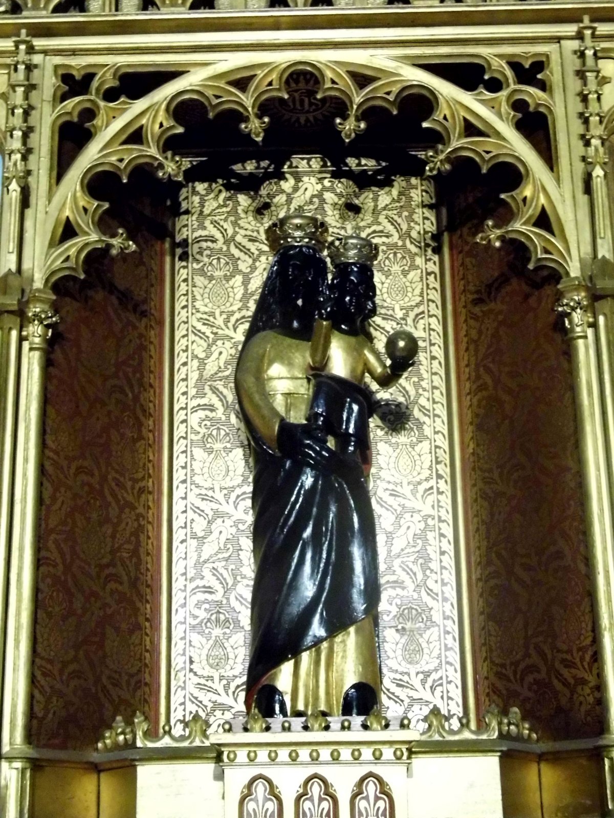 A Loretói Madonna a torony aljában lévő kápolna oltárát díszíti (Fotó: Bodó Péter/pestbuda.hu) 02 loretói.jpg