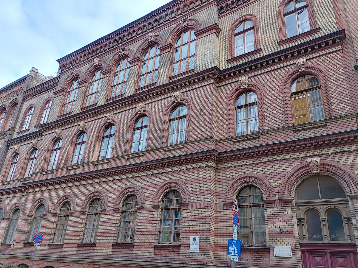 A Lónyay utcai Református Gimnázium régi épülete (Fotó: Bodó Péter/pestbuda.hu) 03 lónyay.jpg