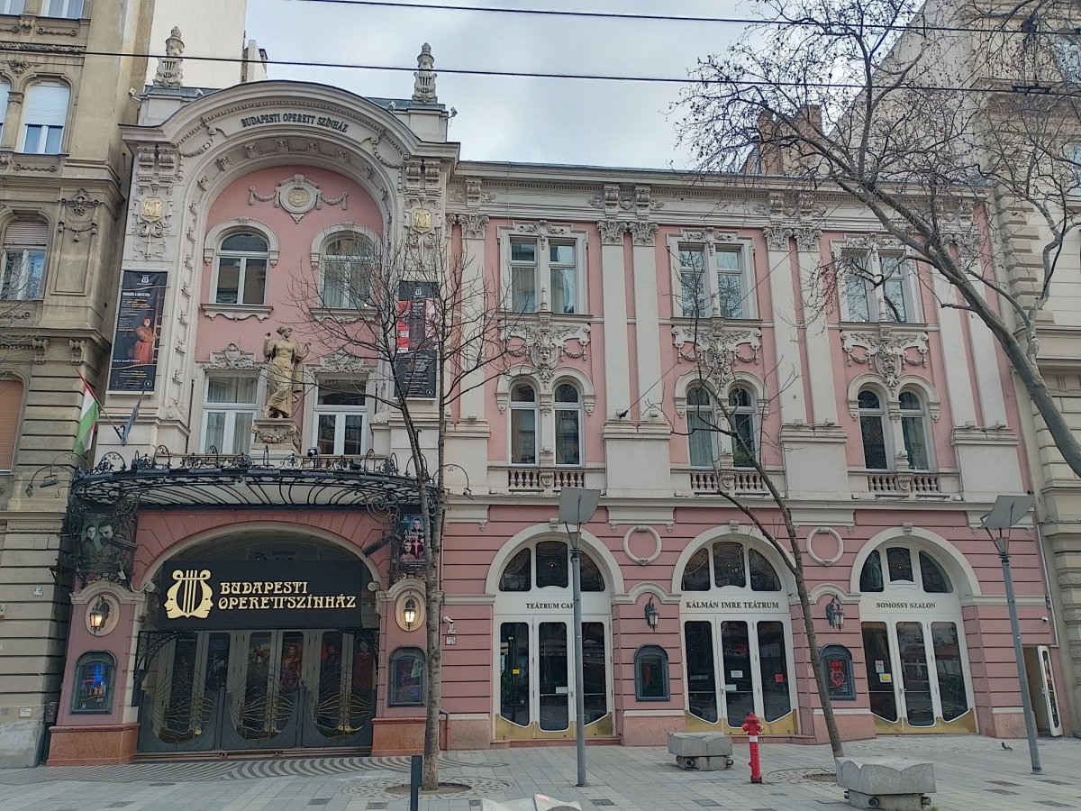 A Budapesti Operettszínház napjainkban (Fotó: Bodó Péter/pestbuda.hu) 07 homl.jpg