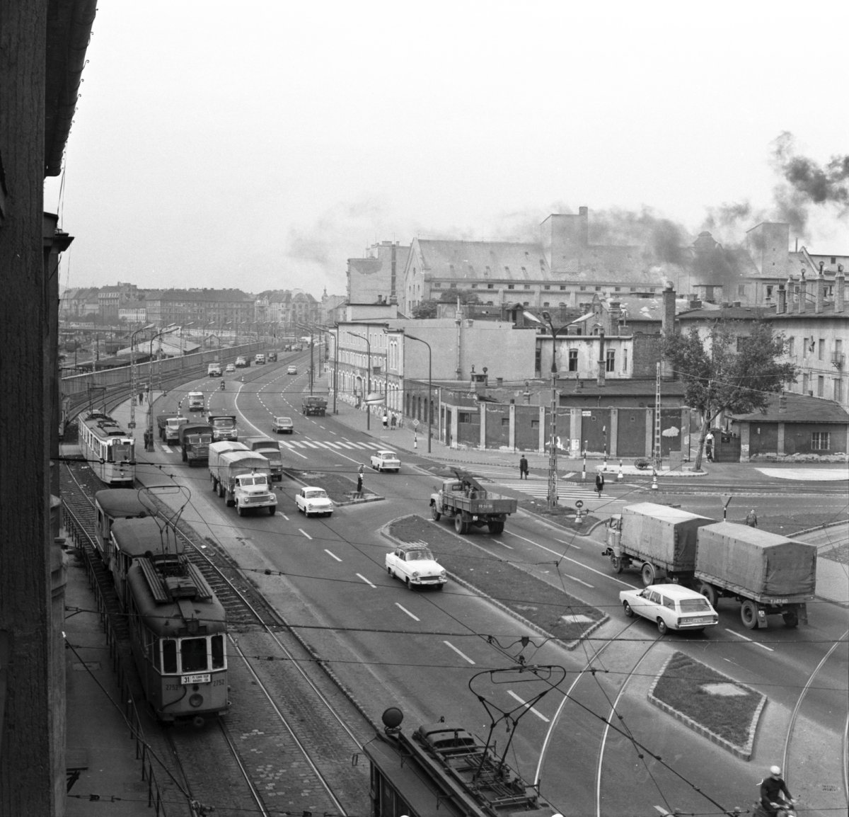 Üzemek a Soroksári úton 1969-ben (Fotó: Fortepan/Főfotó) fortepan_252620.jpg