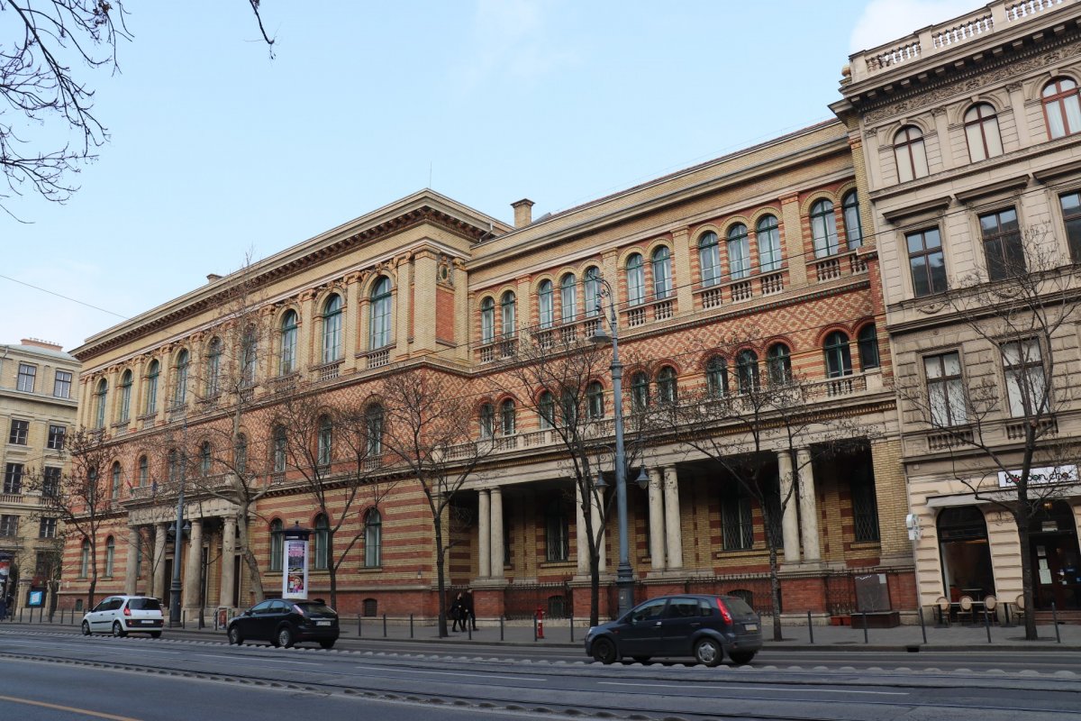 A régi Műegyetem, melyben ma az ELTE Bölcsészkara működik (Fotó: Dubniczky Zsolt/pestbuda.hu) 05 elte ma.jpg
