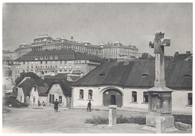 A Bethlen udvar a Kereszt térről (Forrás: Fővárosi Szabó Ervin Könyvtár Budapest Gyűjtemény) 16_502f7562-8dc9-415c-b66b-cf9d89b737b0.jpg