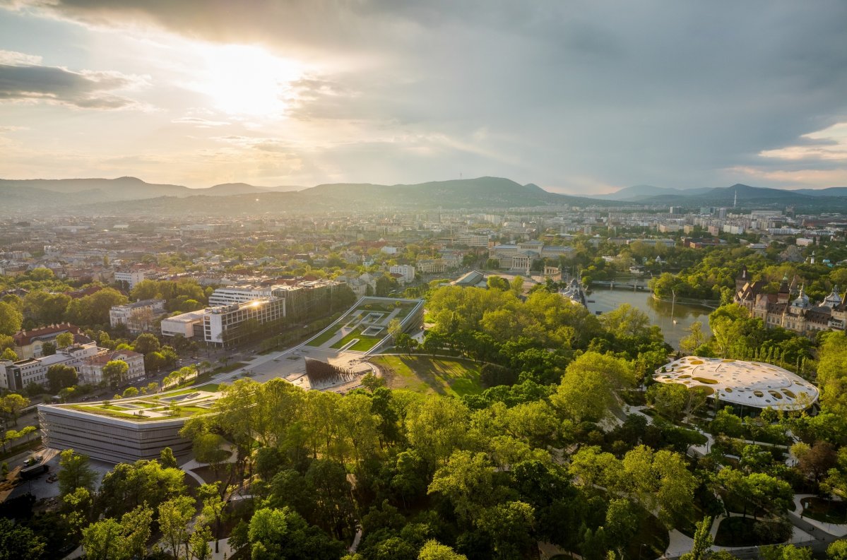 A Városliget madártávlatból (Fotó Városliget Zrt.) 447190840_879811770852823_7760139470918736788_n.jpg