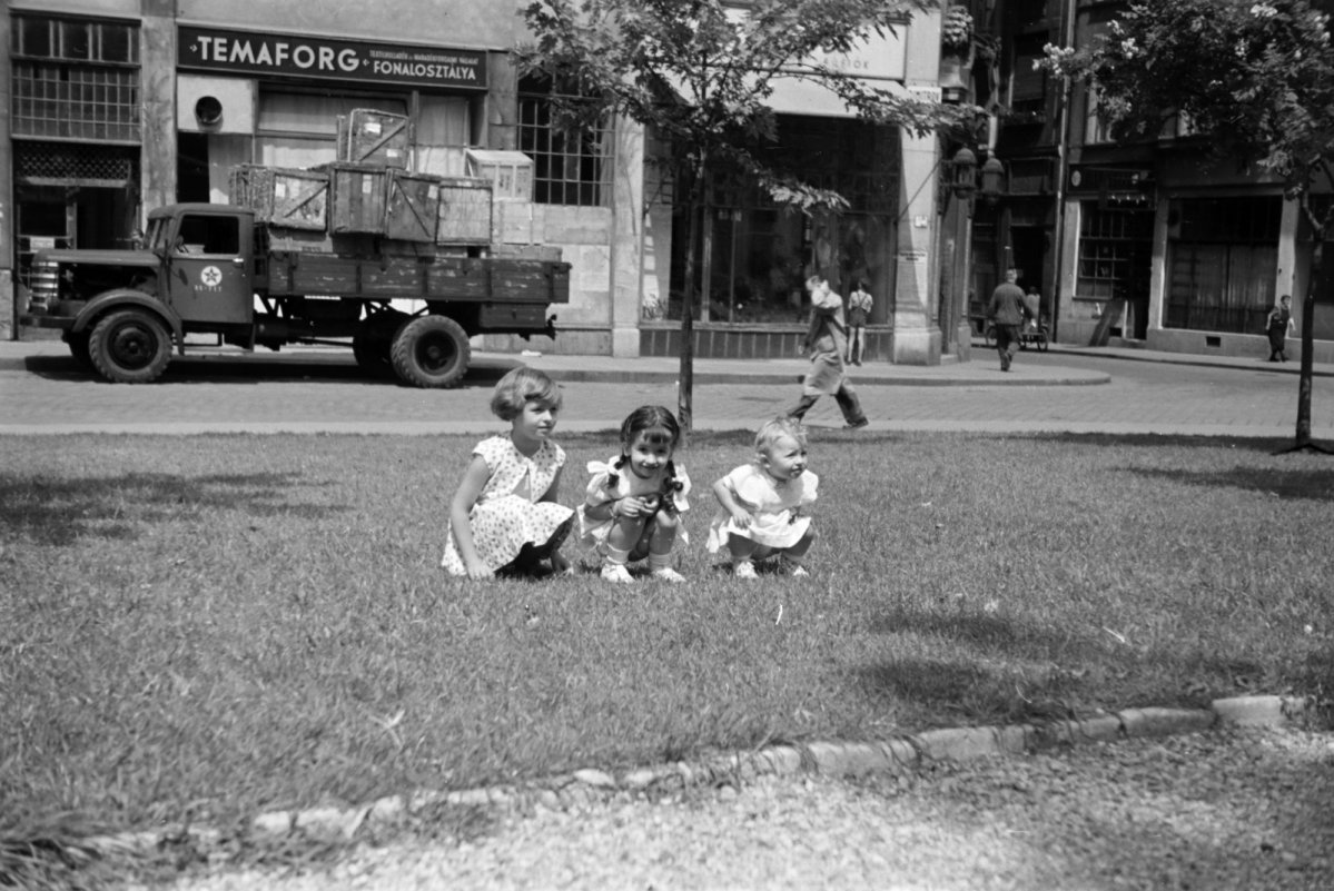 Teherautó a mai Fővám táren 1959-ben ( Fotó: Fortepan/Képszám: 265814) fortepan_265814.jpg