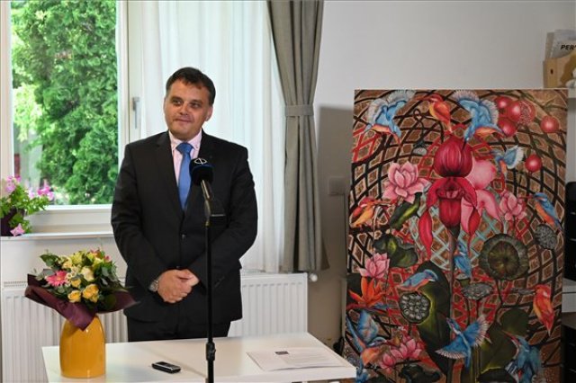 Latorcai Csaba, a Közigazgatási és Területfejlesztési Minisztérium parlamenti államtitkára beszédet mond az új pszichoterápiás központ és családok háza megnyitóján a Magyarországi Református Egyház Bethesda Gyermekkórházában (Fotó: MTI/Máthé Zoltán) letöltés (1).jpg