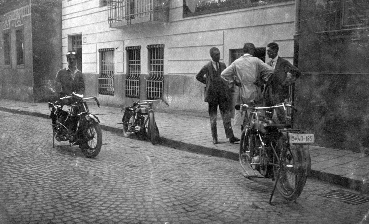 A Méray motorkerékpárok után is adózni kellett (Fotó: Fortepan/képszám: 70685) fortepan_70685.jpg