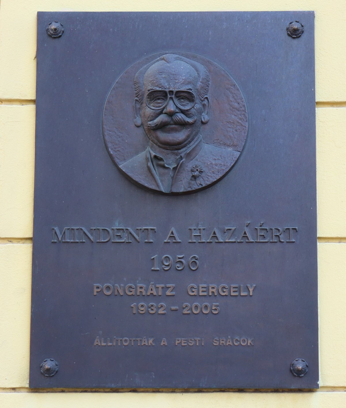 Pongrátz Gergely emléktáblája a Corvin közben (Fotó: Dubniczky Zsolt/pestbuda.hu) IMG_3053_1.jpg