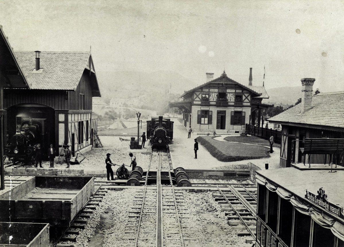 A Városmajornál lévő végállomás (Fotó: Fortepan / Budapest Főváros Levéltára. Levéltári jelzet: HU.BFL.XV.19.d.1.05.189) fortepan_82244.jpg