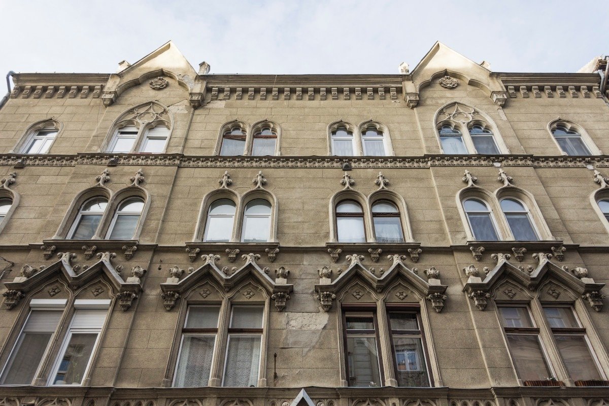 Az első dokumentált munkája a VII., Marek József utca 4. szám alatti épület volt (Fotó: Lechner Tudásközpont) 82566250_2570322923197567_406421764399169536_n.jpg