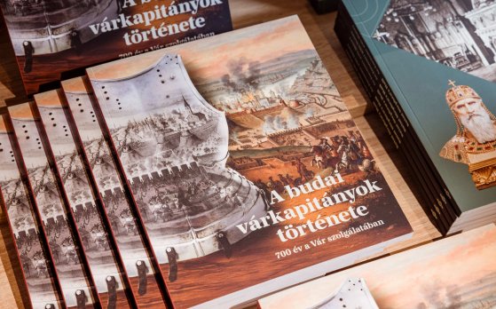 A budai várkapitányok története című könyv (1).jpg