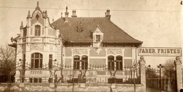 thumb_10545_default_big (1).jpg