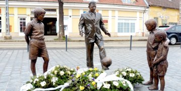 153804_puskas_szobor.jpg