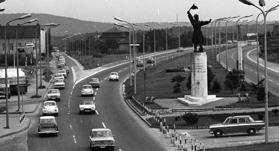 164508_1976-ban_mar_nagy_volt_erre_a_forgalom_.jpg