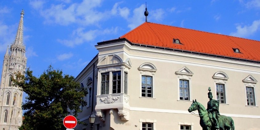 165428_ovaroshaza1.jpg