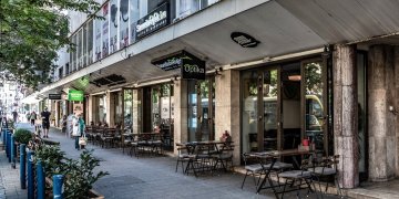171070_a_bartok_mozi_helyen_levo_uzletek.jpg