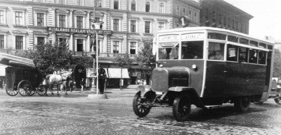 186560_autobusz_nyito_vagott_fortepan_24112_1927.jpg