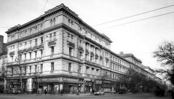 195072_00.jpg